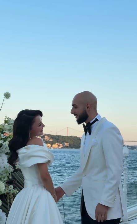 Asena Atalar ile Ahmed Kutucu'nun düğün gününden bir görüntüsü