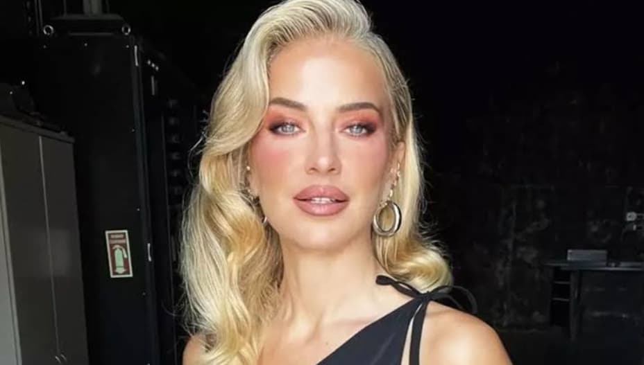 Burcu Esmersoy'un uzun saçlı önceki görünümü