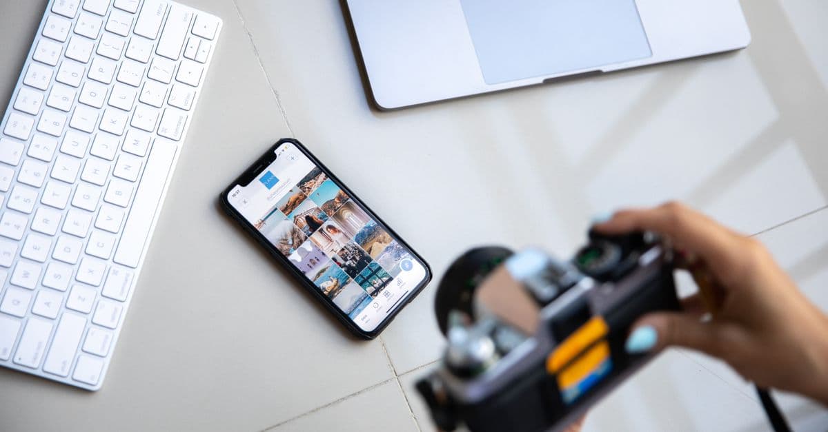 Instagram uygulamasını kullanan bir kişinin telefon ekranı