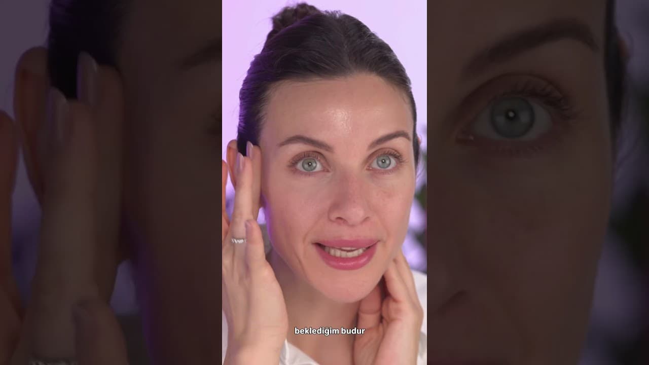 Merve Özkaynak makyaj ürünü inceleme videosunda