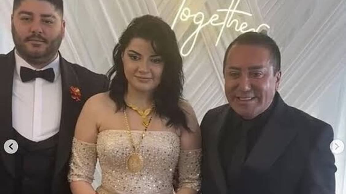 Burakcan Övüç, eski eşi ve Murat Övüç'ün düğün töreninden bir görüntüsü