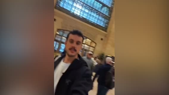 Orkun Işıtmak'ın bebek müjdesini duyurduğu videodan bir kare