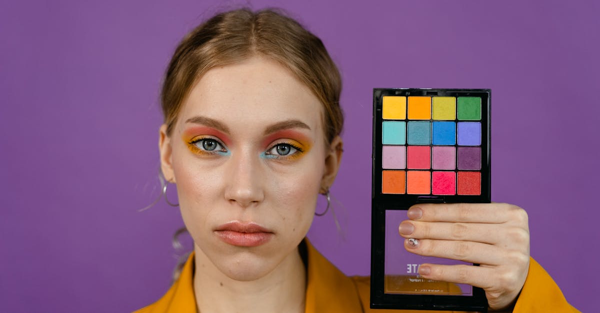 Cesur renkler ve grafik çizgiler 2026'nın vazgeçilmezi