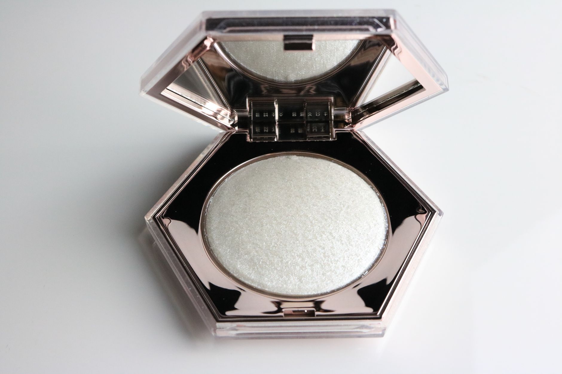 Cilt Tonuna Göre Aydınlatıcı (Highlighter) Seçimi Nasıl Yapılır?
