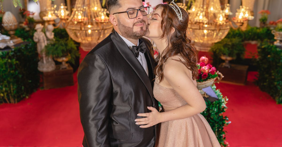 Hande Erçel ve Hakan Sabancı Ayrılığı: Ünlü Çift Arasındaki Sessizlik Sürüyor